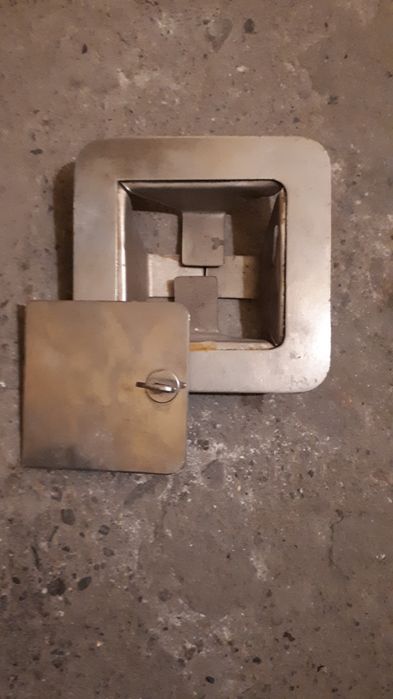 Drzwiczki rewizyjne nierdzewne 15×15