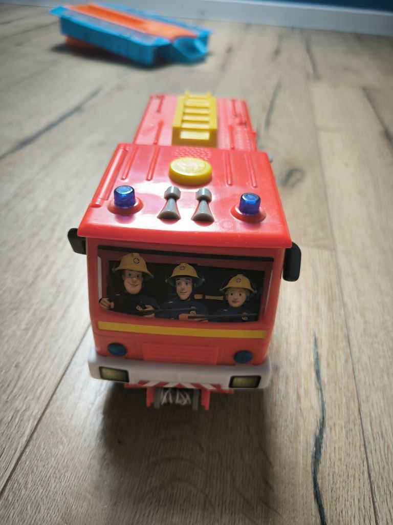 Simba Strażak Sam Wóz strażacki Jupiter Remiza 2w1 + quad