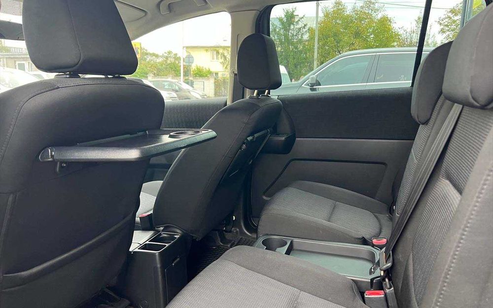 Mazda 5 2010 року