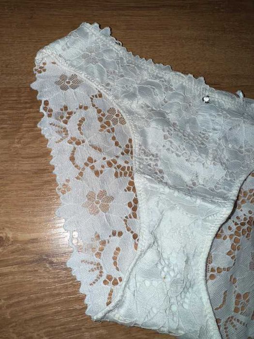 Kremowe majtki damskie S 36 Esotiq figi koronkowe jasne