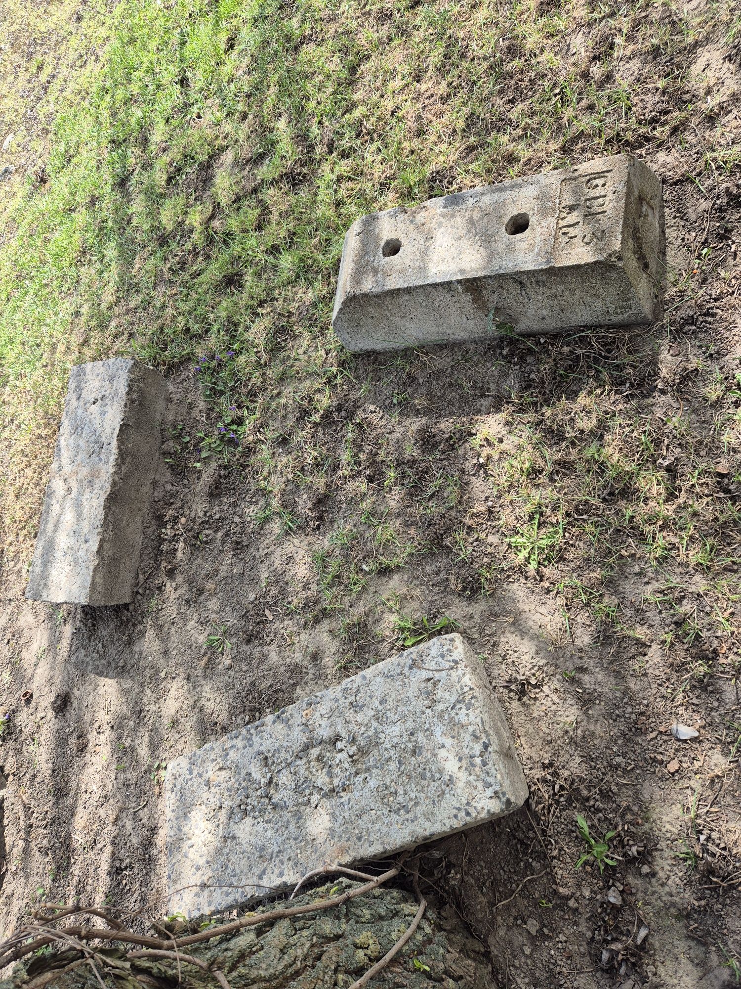 Oddam za darmo Pustak, blok betonowy, gruz, stopa betonowawy 6szt