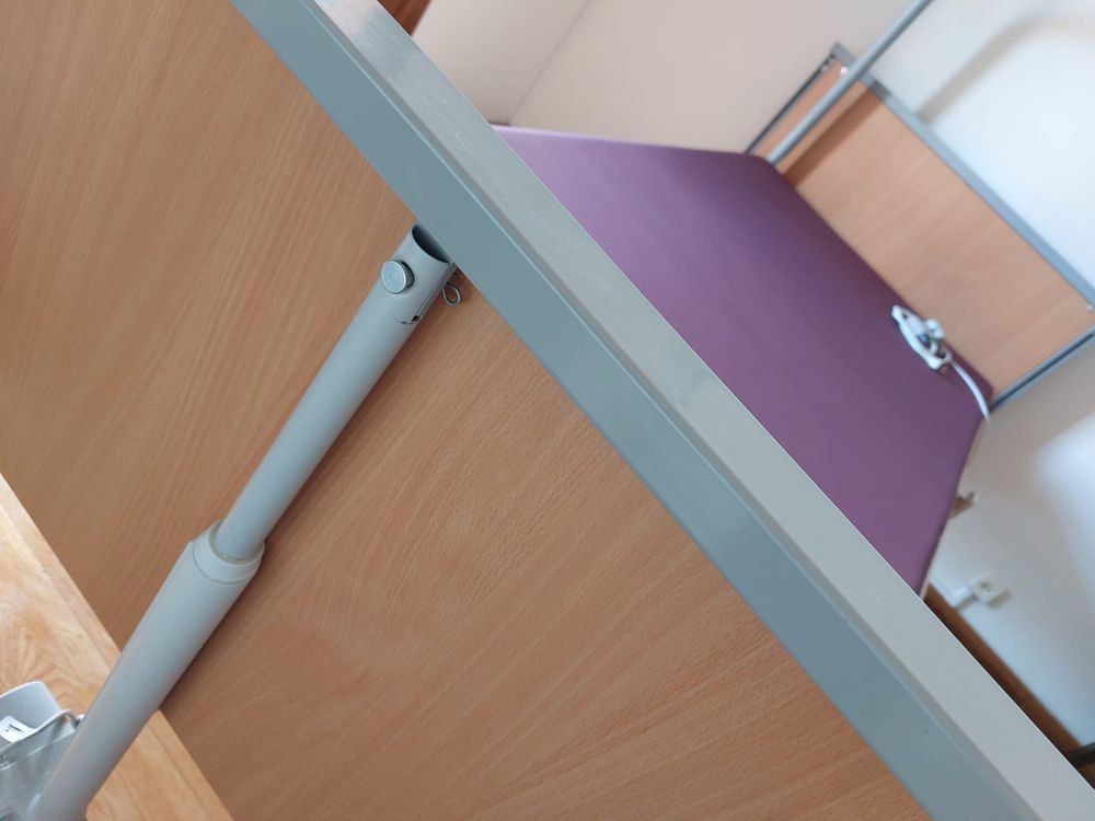 Cama eléctrica elevatória com comando
