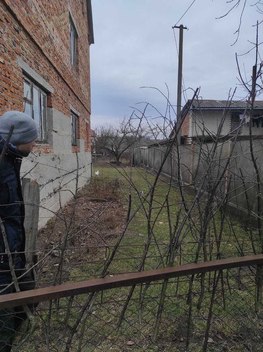 будинок та земельна ділянка 10 сот., м. Радехів