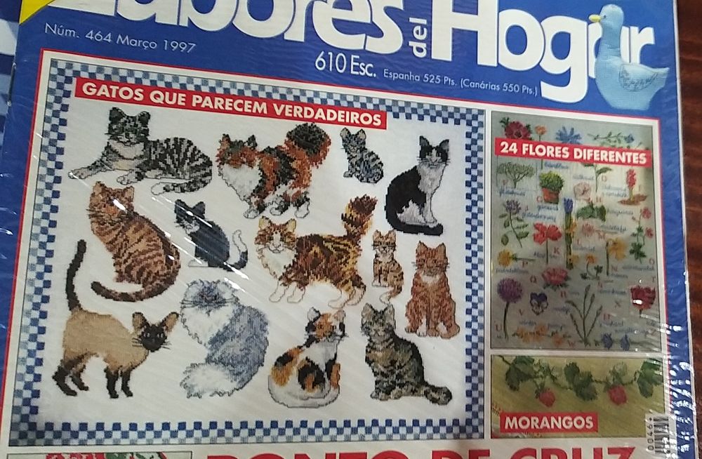 Quadro com gatos, em ponto cruz.