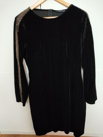 czarna sukienka welurowa