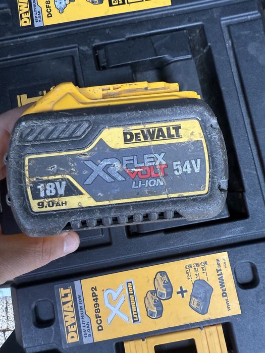 Bateria flexvolt dewalt 54v nie xr 18v 9ah uszkodzona