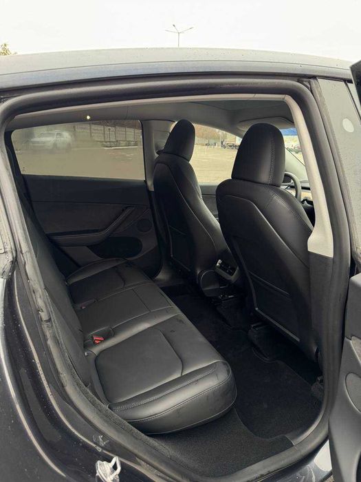 Tesla model Y Perfomance dual motor long Range AWD 82 kwH