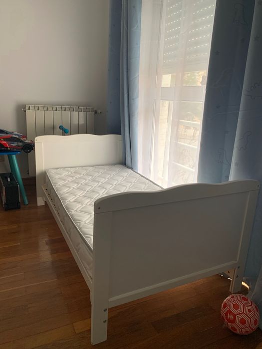 Berço-Cama como novo + colchão