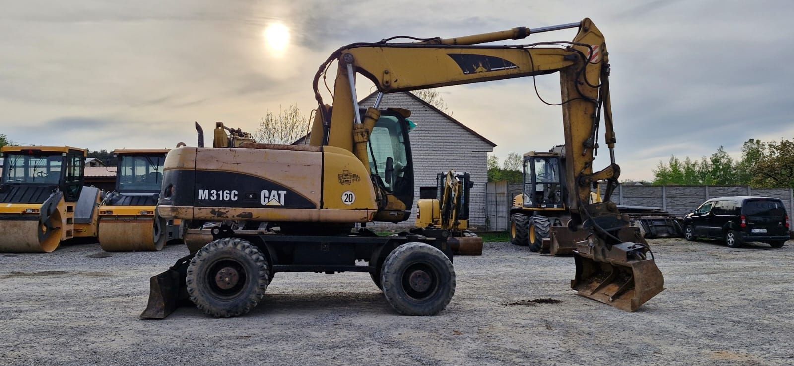 CAT M316C koparka