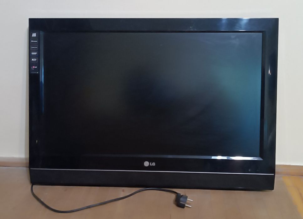 Телевізор LG 32LC52