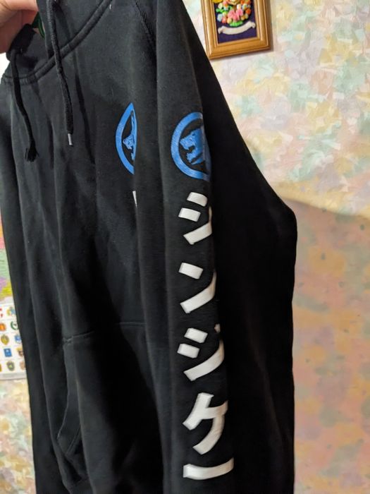 Чорна худі з принтом