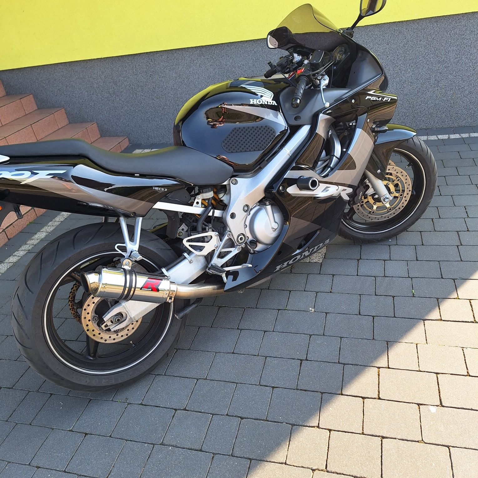 Honda cbr f4i 600