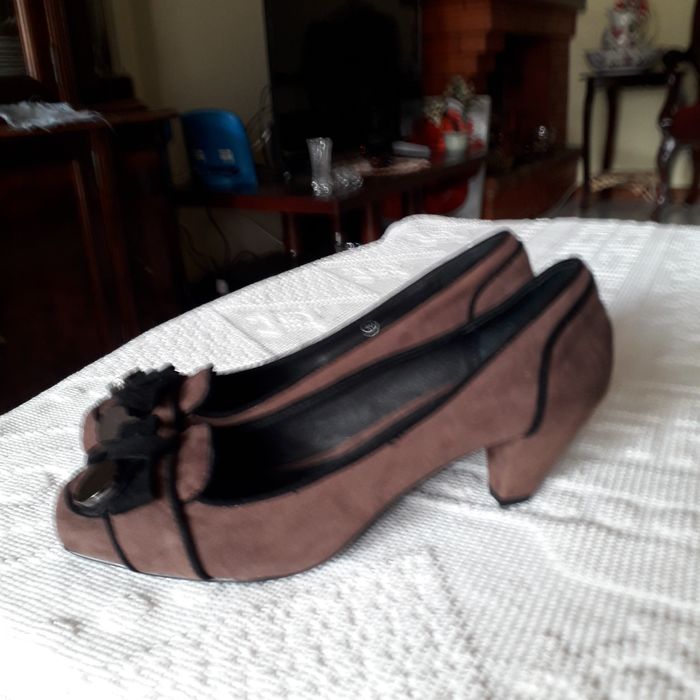 Sapatos Bibilou castanhos