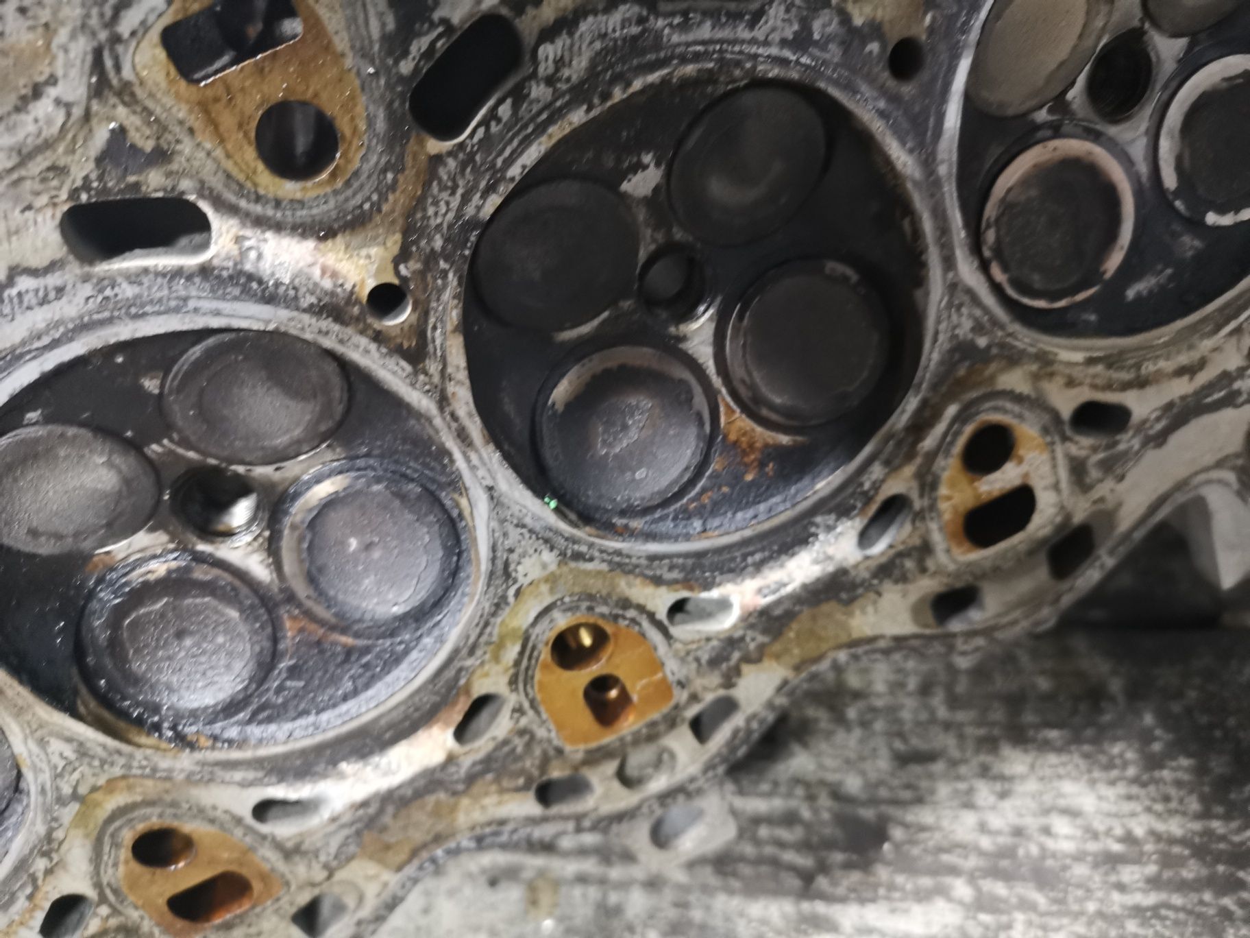 BMW E90 E91 E87 E46 N46 N42 głowica z podstawą wałka mimośrodowego
