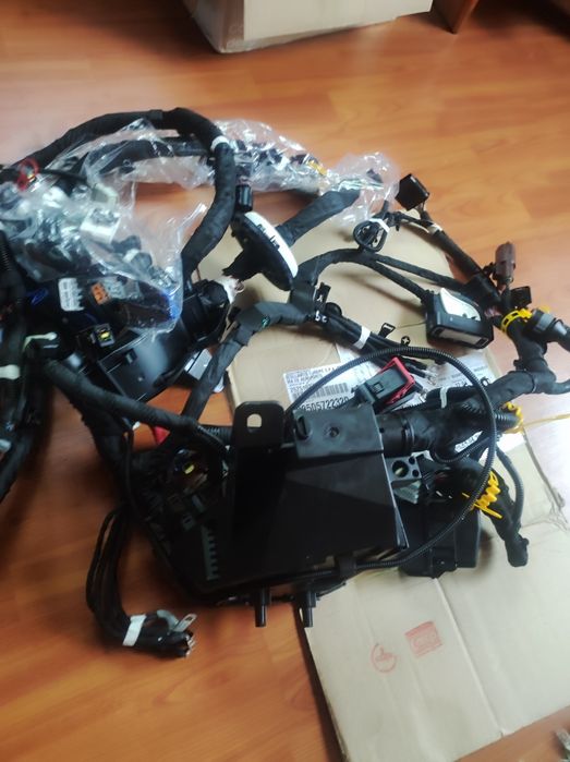 Проводка нова Фіат 500 X - Jeep Renegade  блок релле і запобіжників