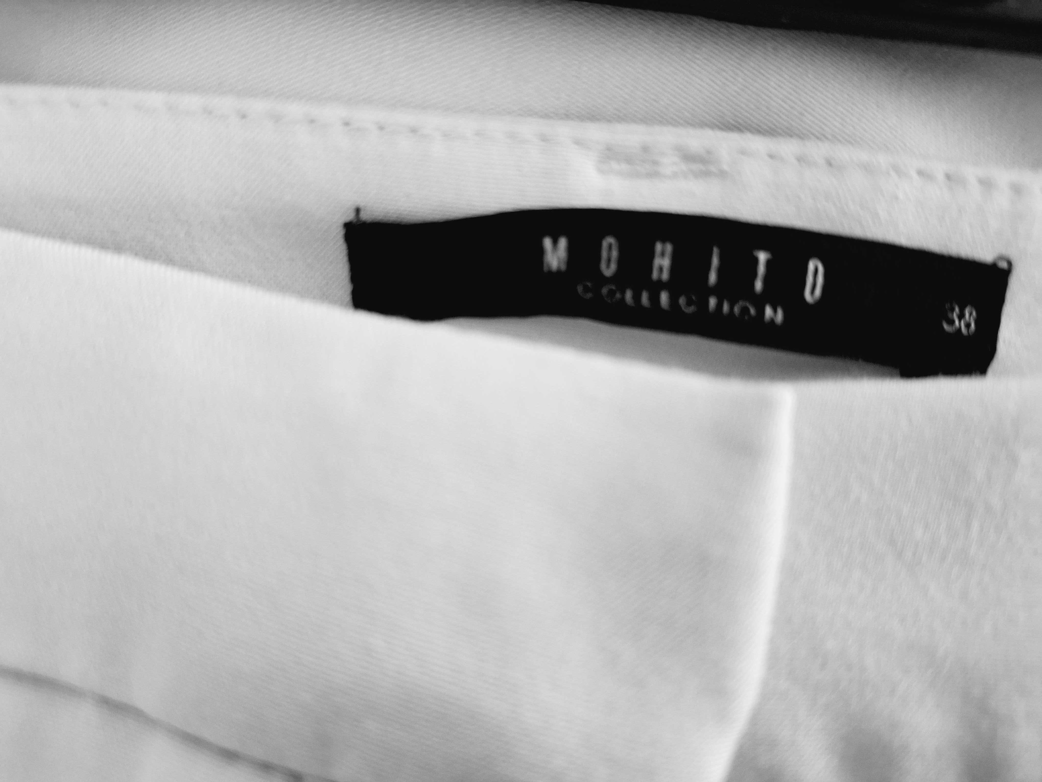 Eleganckie spodnie cygaretki Mohito M