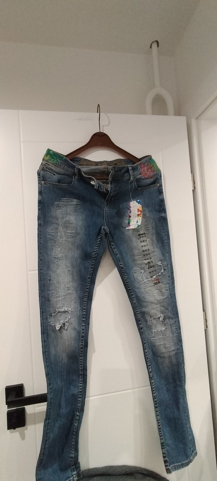 Spodnie dżinsowe firmy Desigual,rozm.30