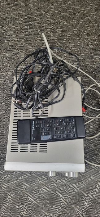 Wieża segmentowa Onkyo