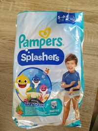 Pieluchomajtki pantsy do wody PAMPERS Splashers Baby Shark 5 (10 szt.)