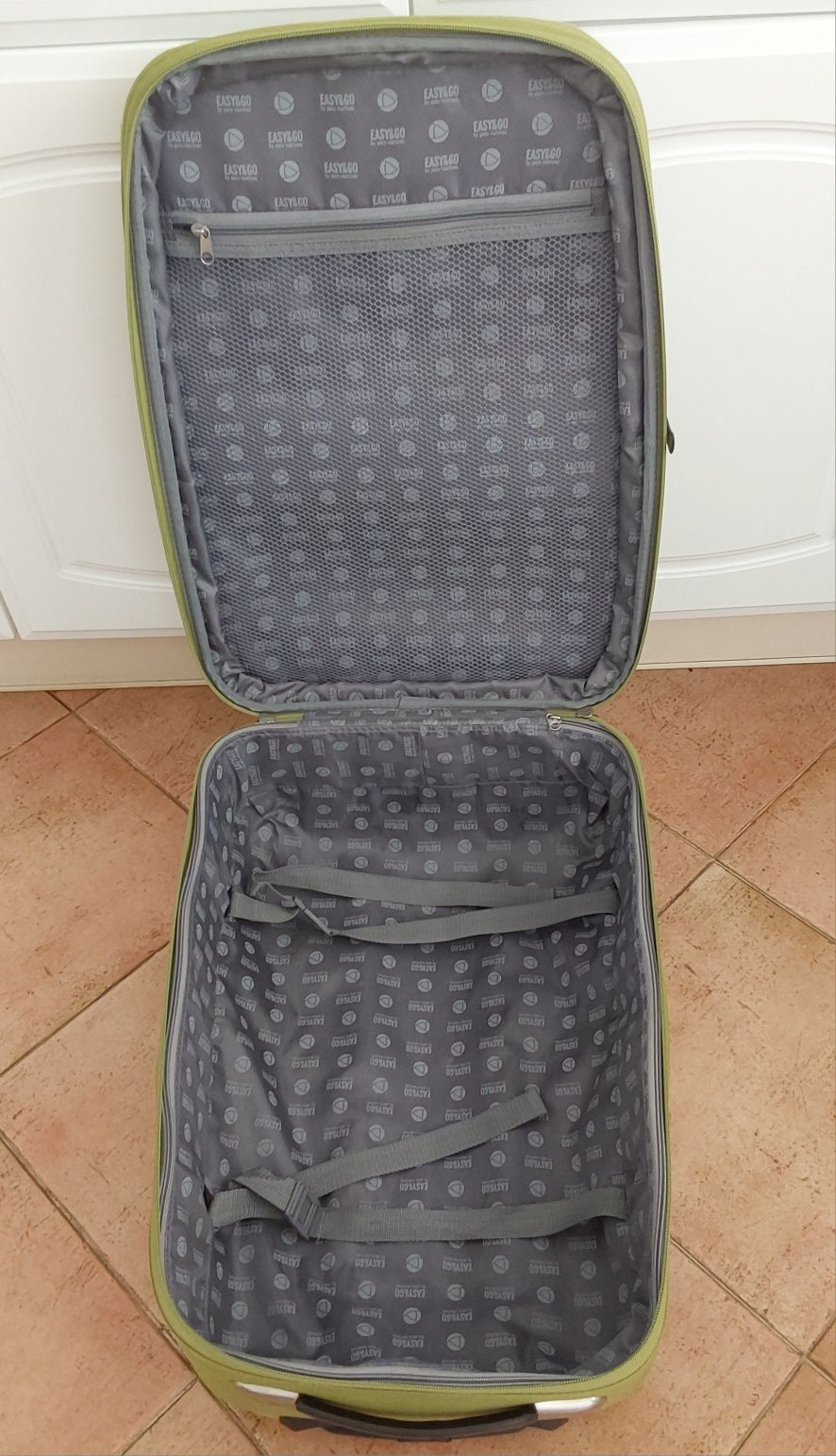 MALA DE PORÃO COM TROLLEY. Casa,Viagens,Arrumação,Mudanças,Passeio.