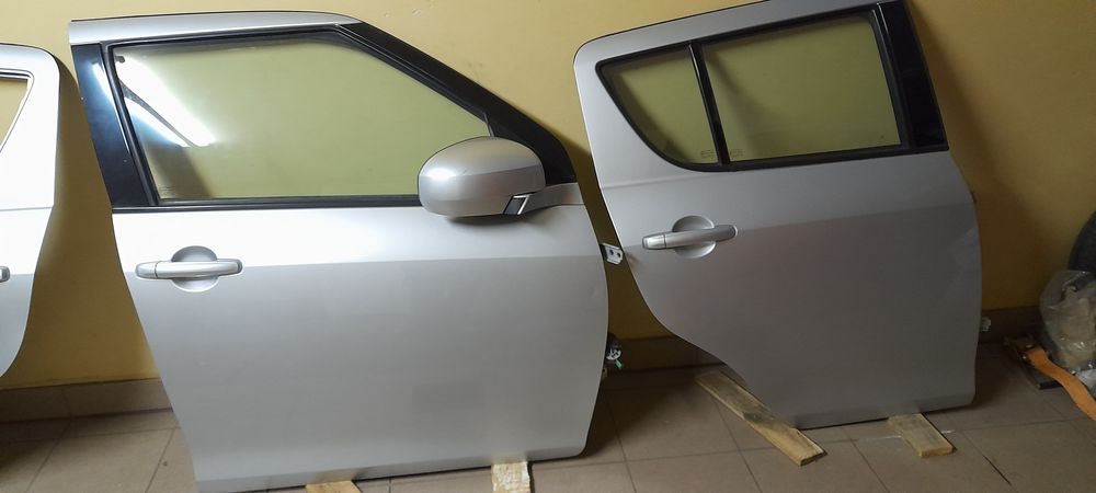 Suzuki swift Mk 7  na części katalizator dzwi belka tyl
