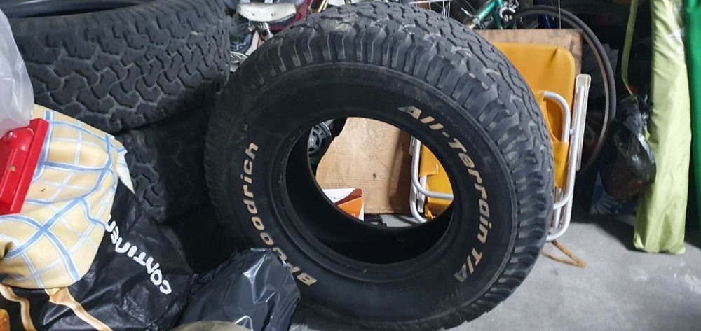 4 BF GoodrichAT 285/75/16