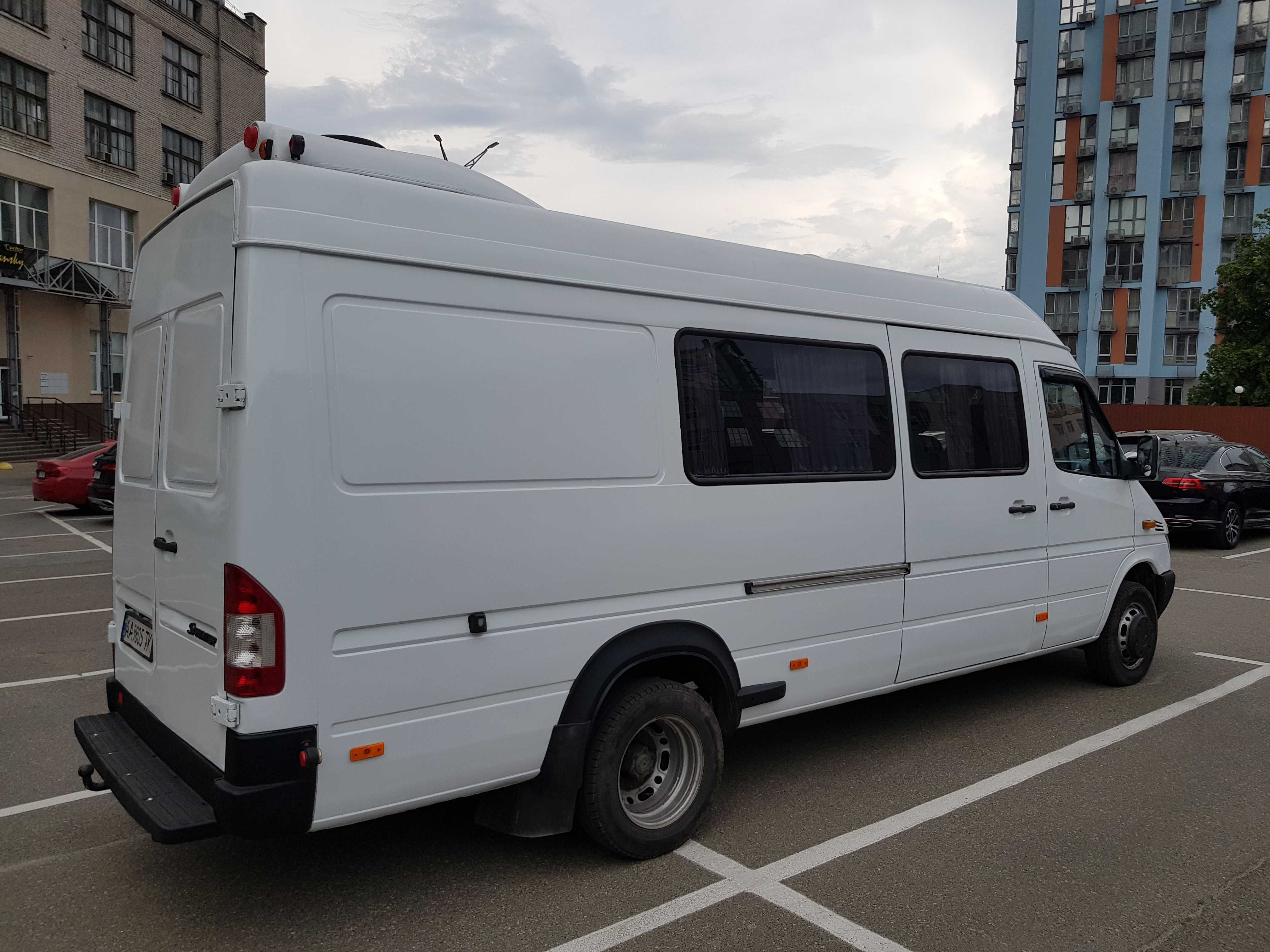 Продам пасажирський Mercedes Sprinter 416 CDI 2.7 л, кат В