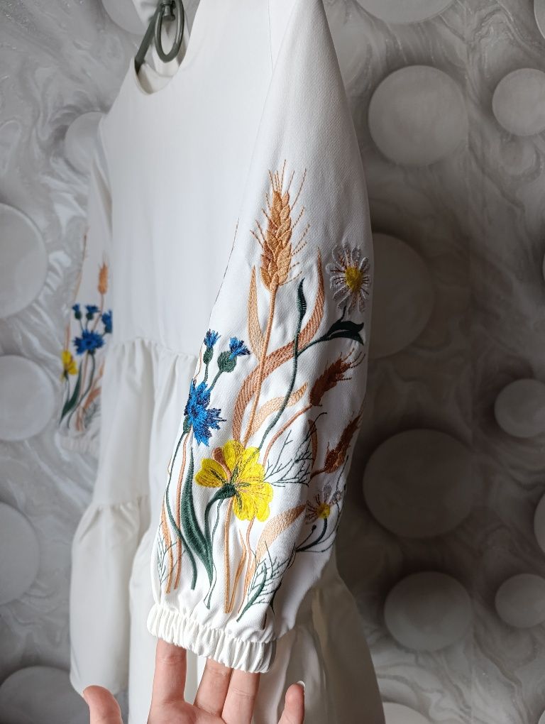 Сукня для дівчинки