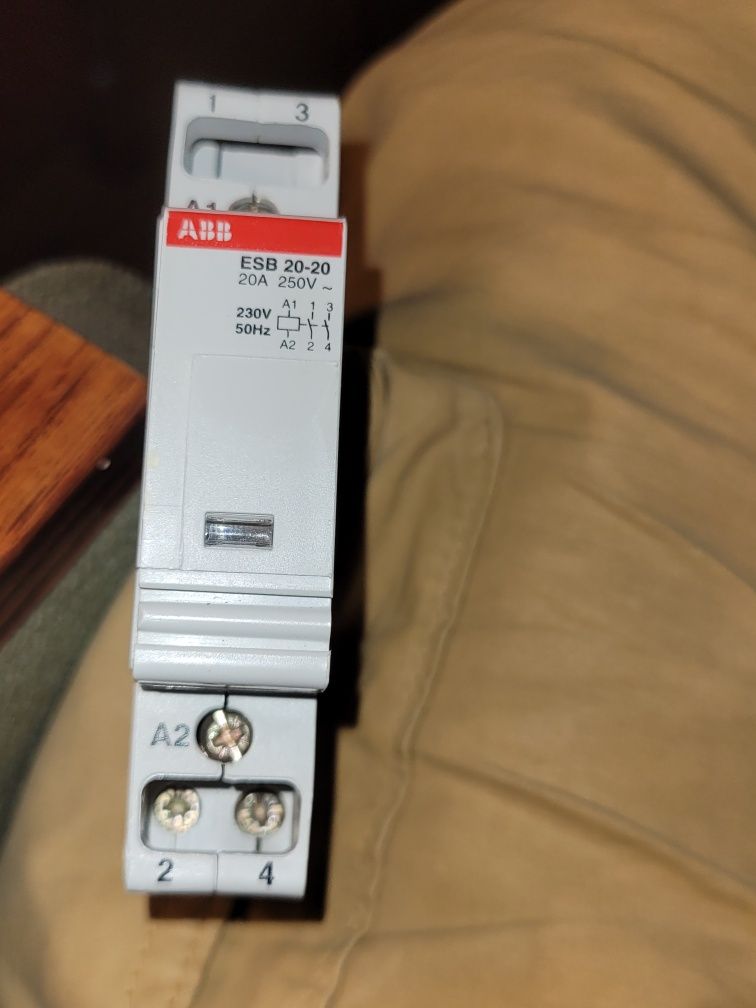 Контактор модульный ABB ESB 20-20 250V
