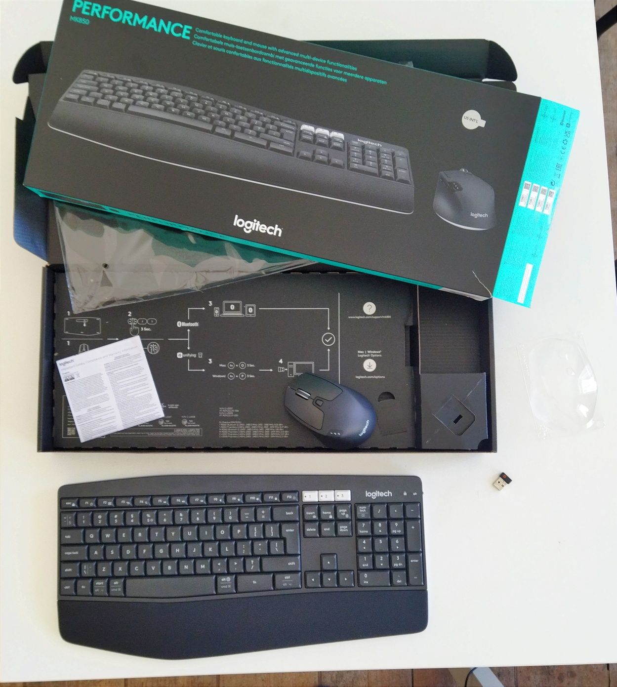 Logitech MK850 keyboard and wireless mouse - NEW with box