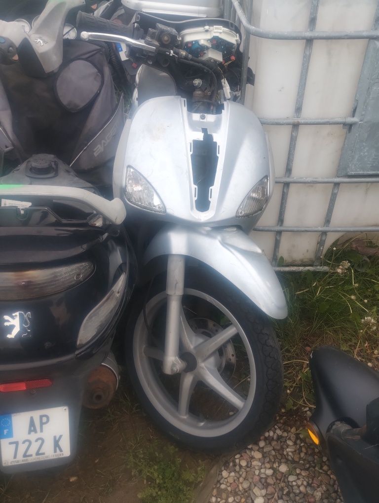 Piaggio liberty 50 logi koła silnik owiewki instalacja lampy
