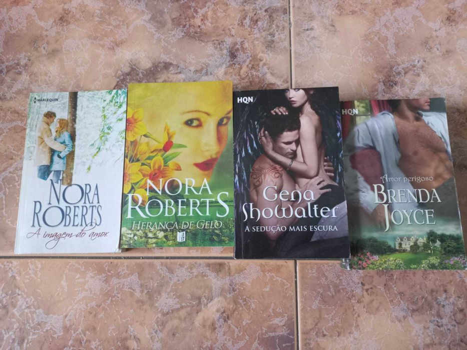 Livros de bolso variados