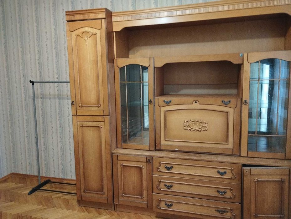 м.Позняки.Комната  под ключ  БЕЗ ХОЗЯЕВ  для  девушки  ул.Мишуги 7