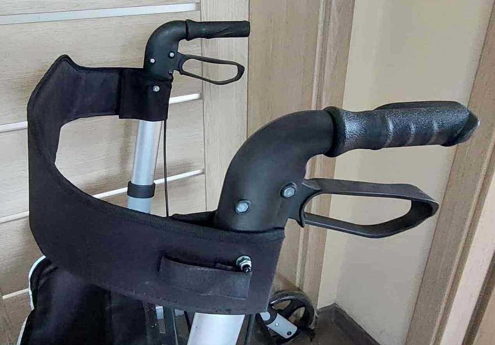 Terenowy balkonik chodzik aluminiowy na dużych kołach