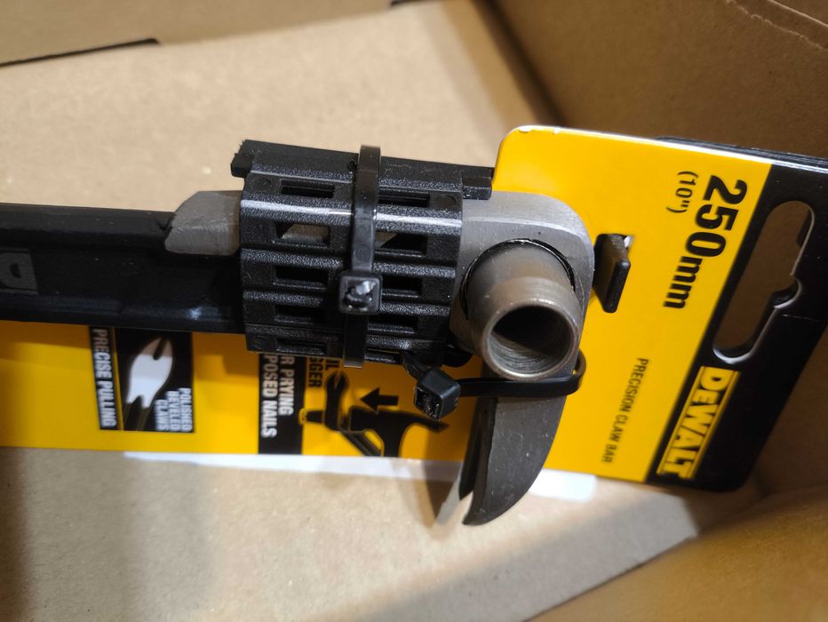 Łom DeWALT z Pazurem do Usuwania Gwoździ Łapka 250 mm Pazur
