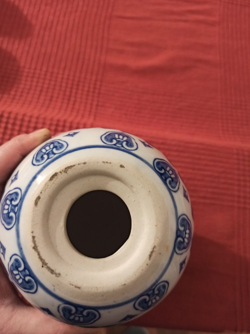 Porcelanowe Jajo dekoracyjne biało niebieskie