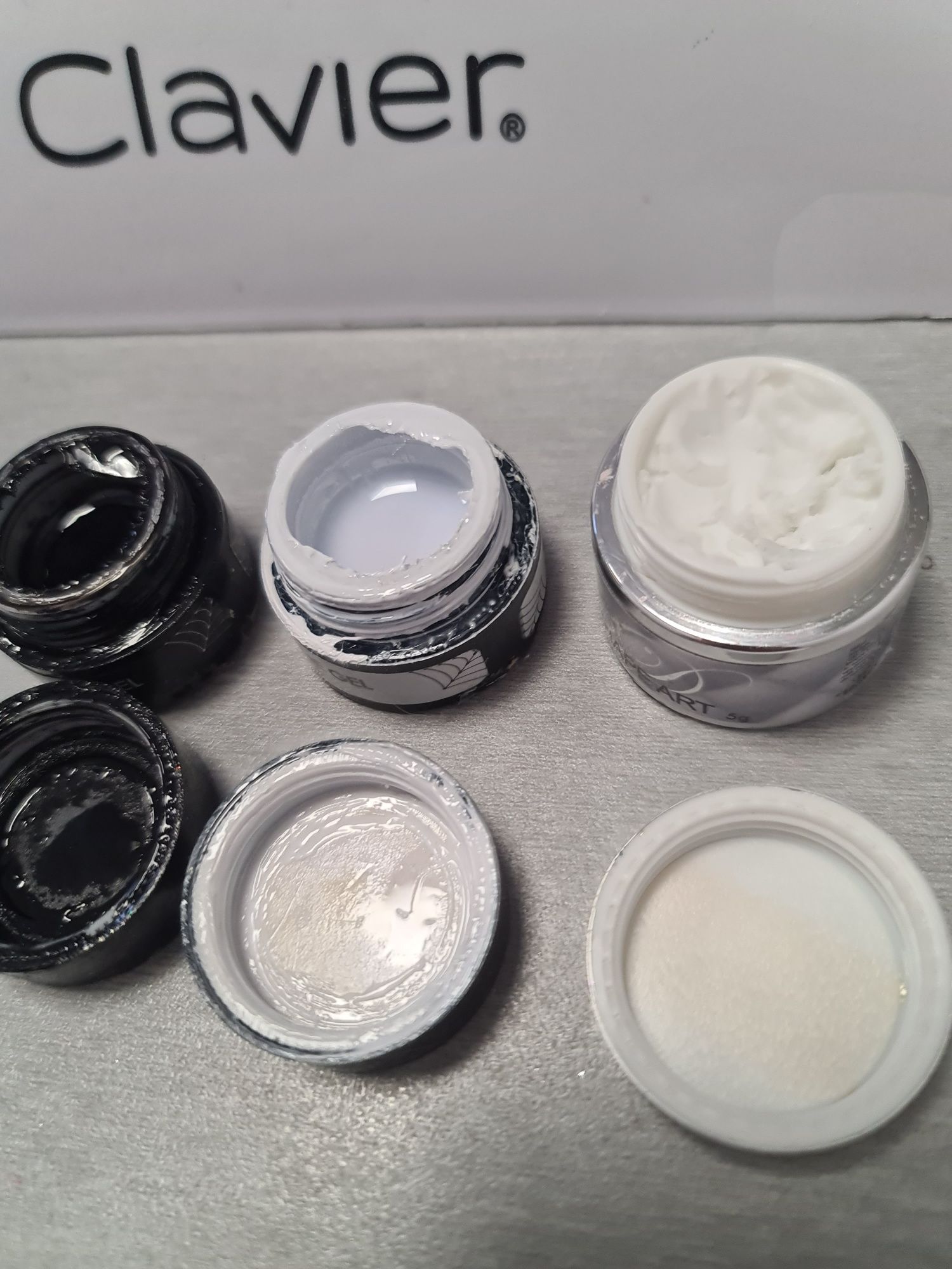 Shape art perfect beauty, spider line gel black White victoria vynn