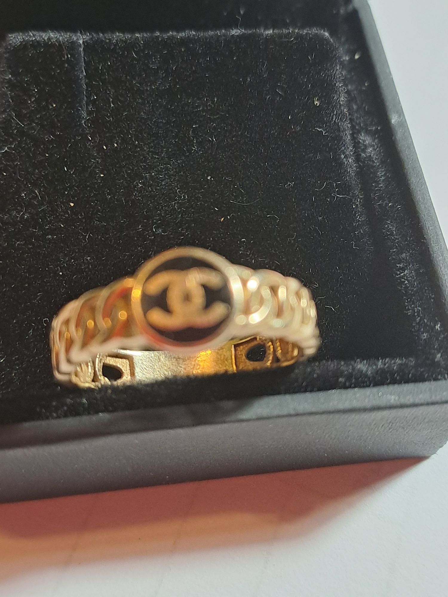 Złoty pierścionek  Chanel, 2,58g, 14 k