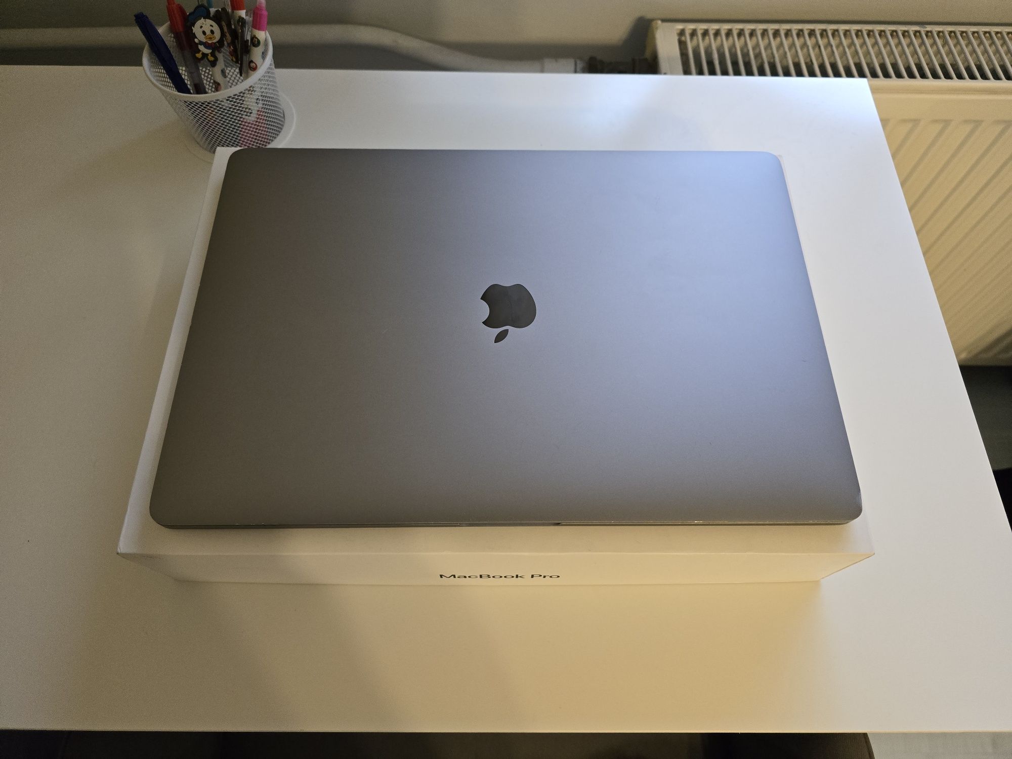 MacBook Pro 15.4 i7 2.7 16GB 512GB Radeon Pro 2GB