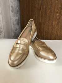 Фирменные туфли-мокасины Claudia Ghizzani, цвет золото, 39 размер