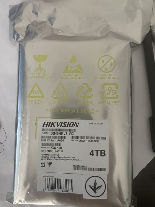 Диск Hikvision 4tb Новий запакований!