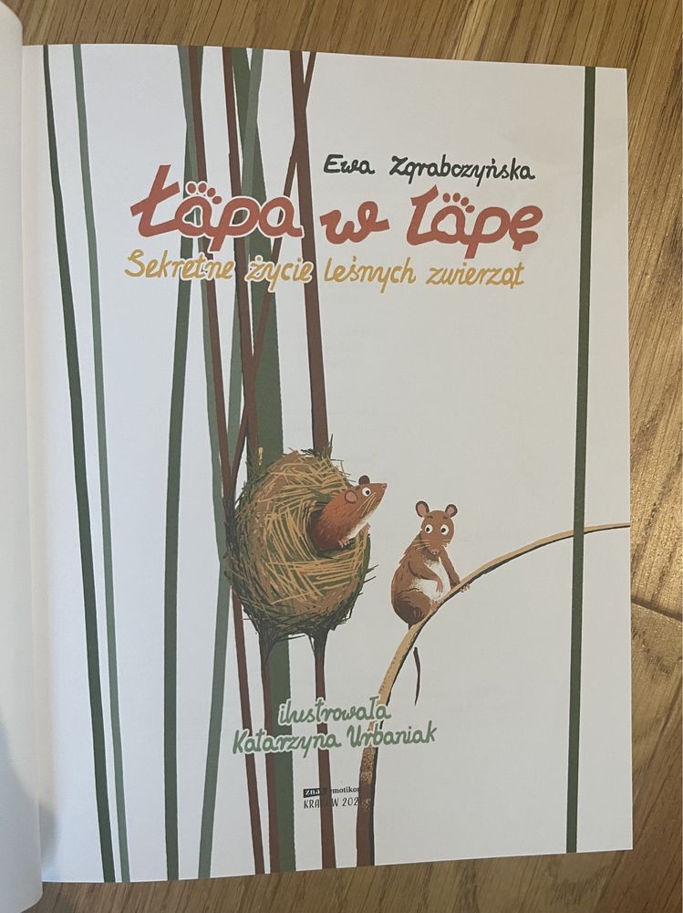 Książka Łapa w łapę Sekretne życie  leśnych zwierząt