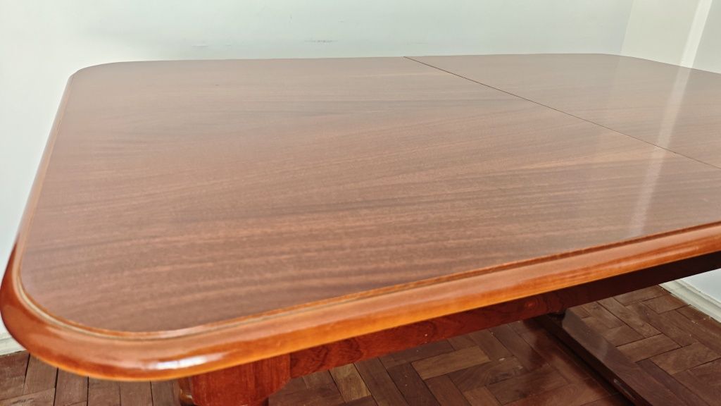 Mesa de Mogno Extensível