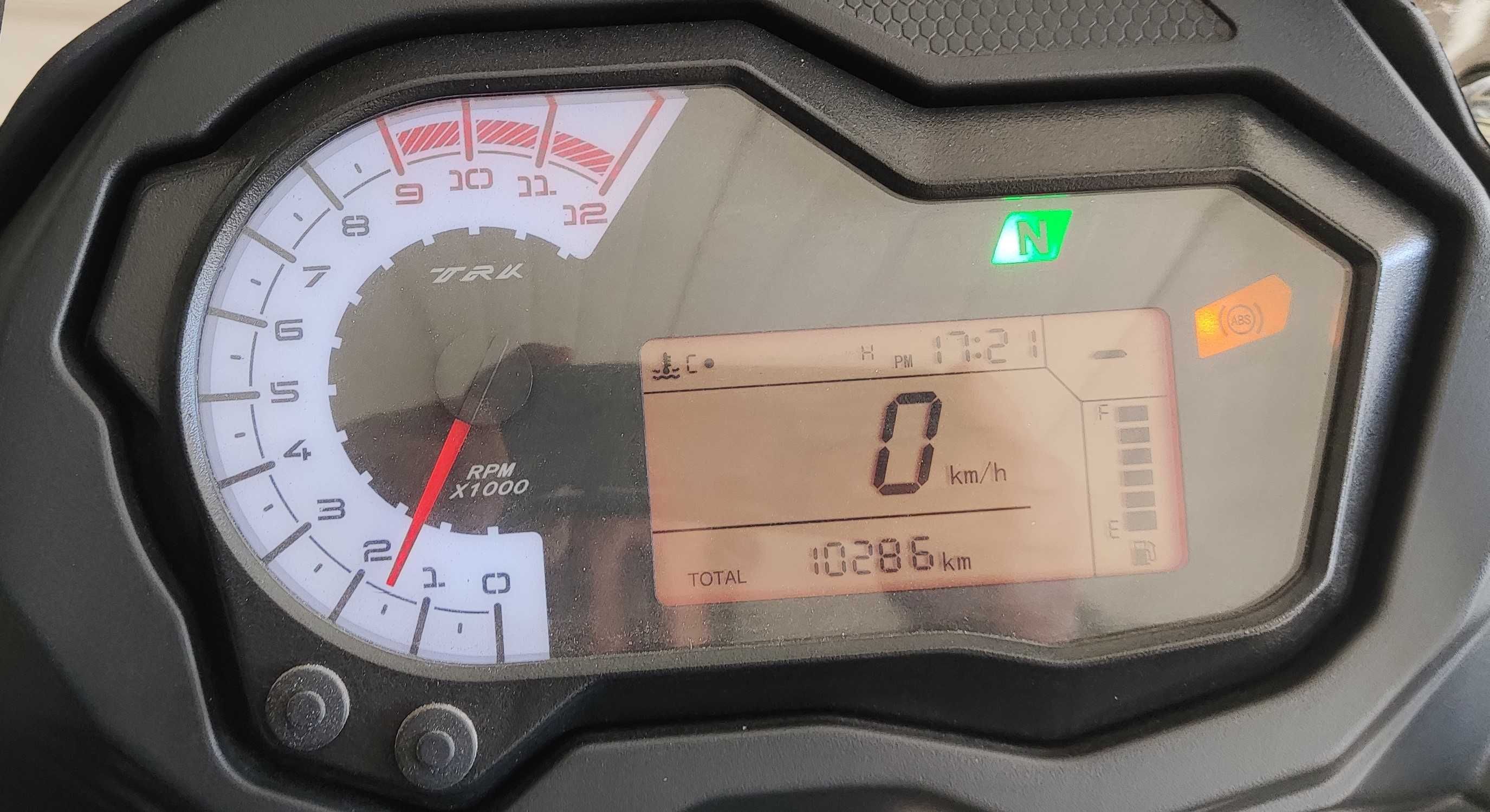 Benelli TRK 502 de 2022 como nova