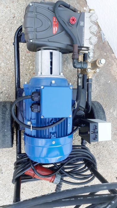 Maquina de Alta  pressão 200 bares trifásica