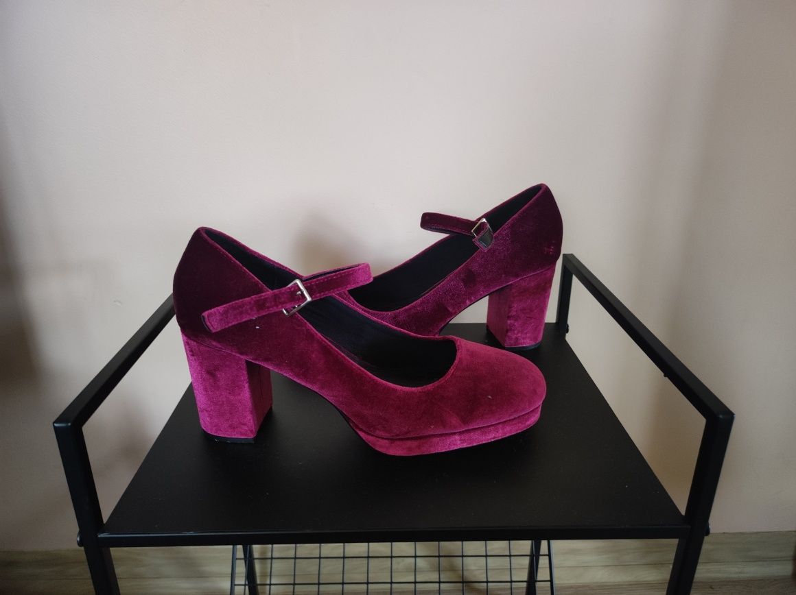 Aksamitne buty na masywnym obcasie urban 40 unikatowe