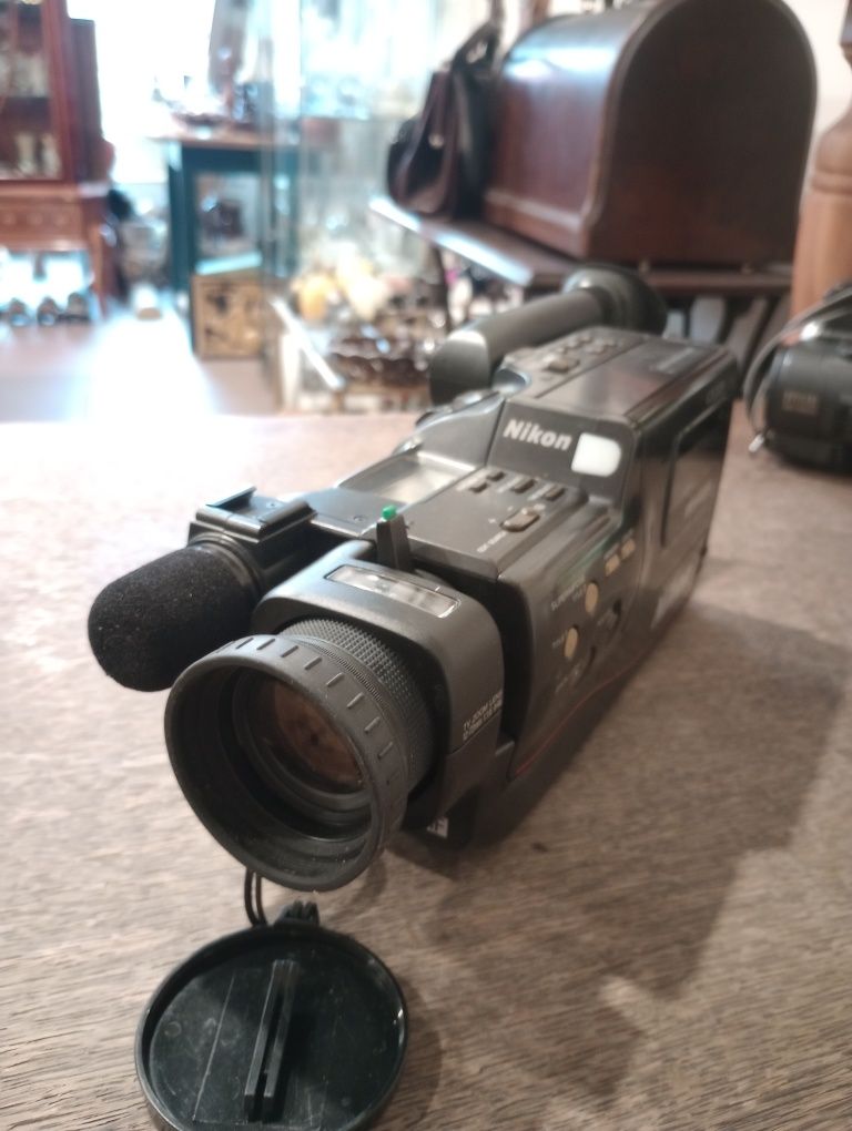 Stara kamera Nikon VN-8200