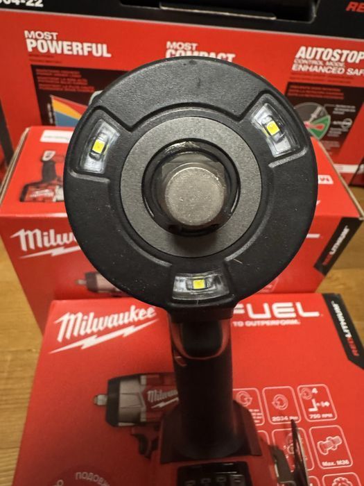 Гайковерт 1/2 Milwaukee M18 FHIW2F12, 2034Нм, (2967-20)