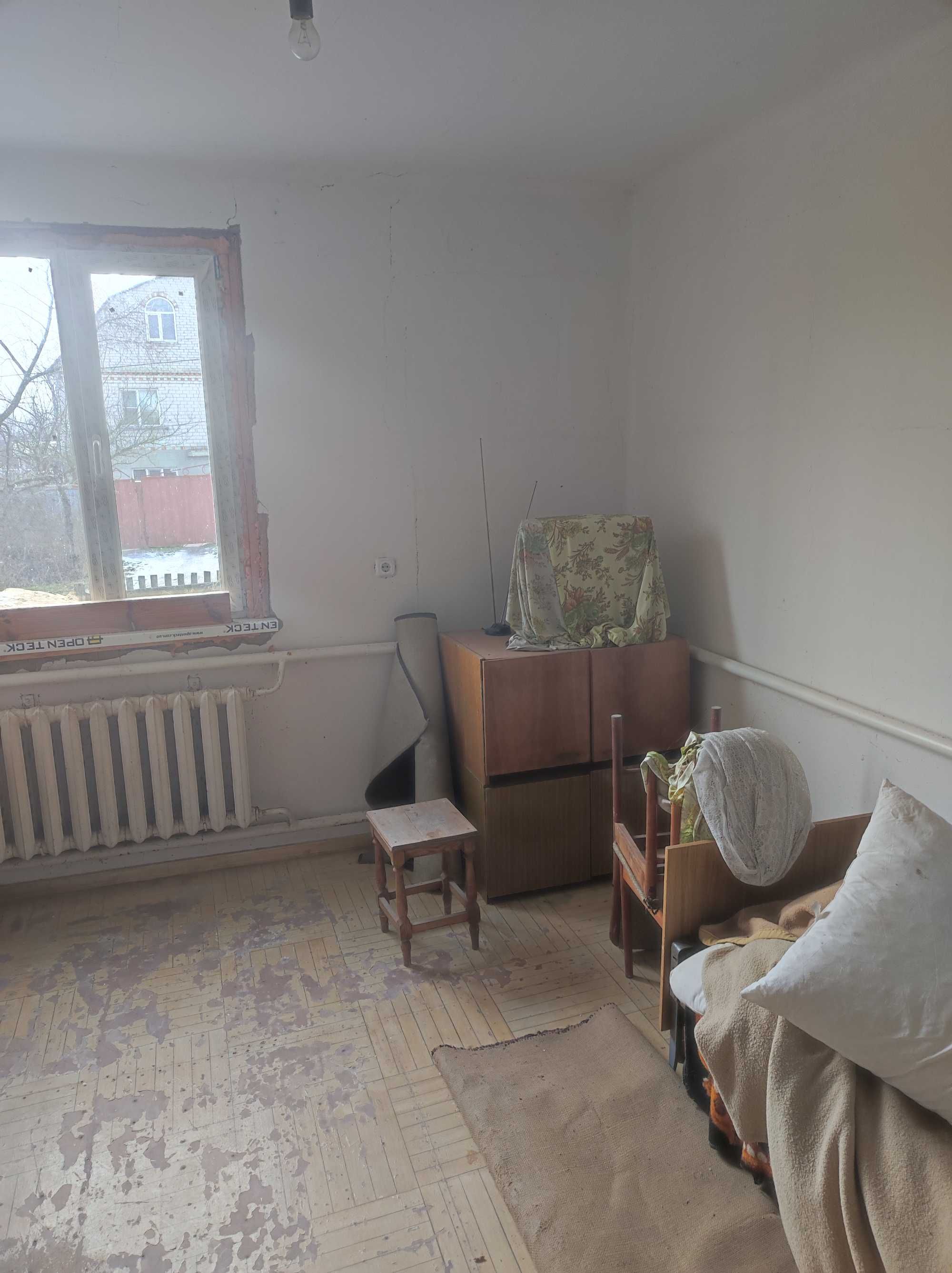 Продам 1/2 будинку Черняхів