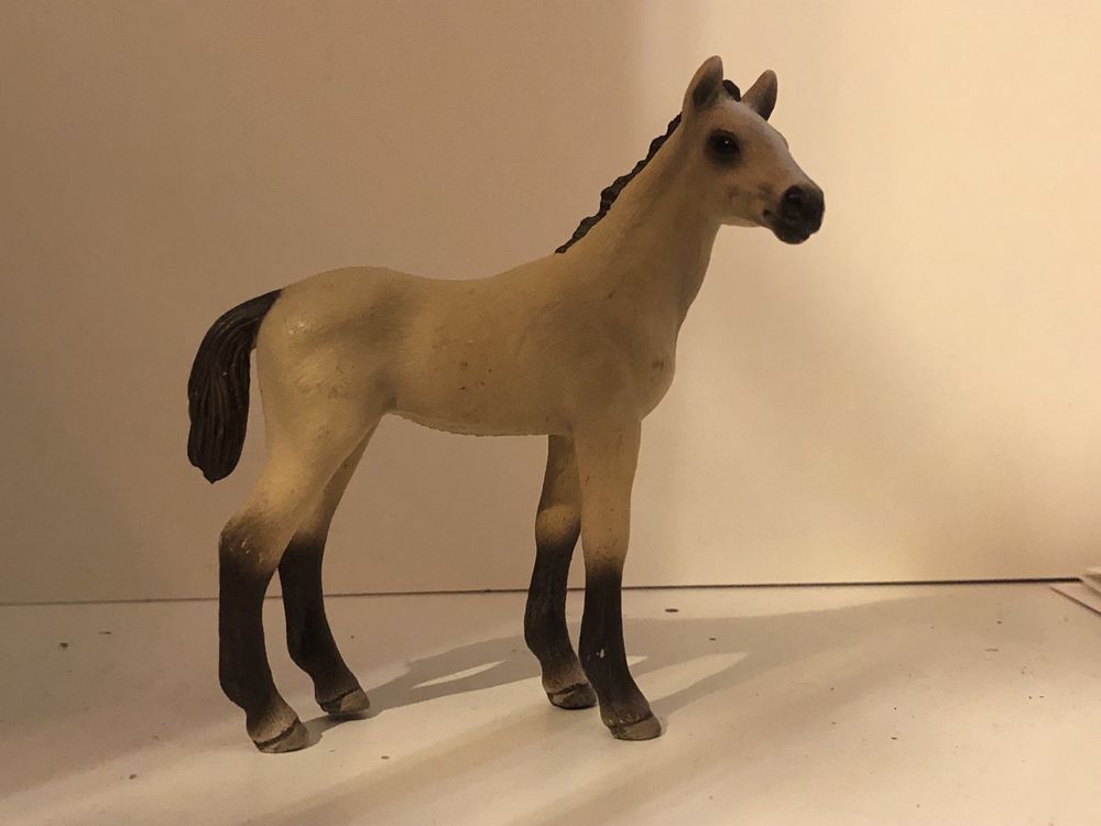 klacz pasąca się ze źrebakiem schleich figurka model konia